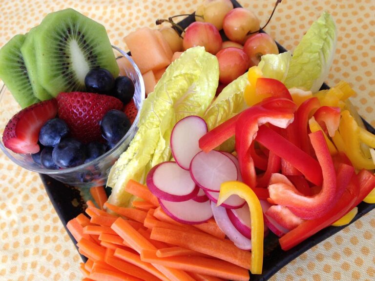 Wanna Eat More Fruits & Veggies? 10 Tips to Sneak Extra Fruits & Veggies into Your Diet