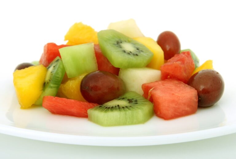 How to Make Your Own Infused Water Stay Hydration Using Seasonal Summer Fruits